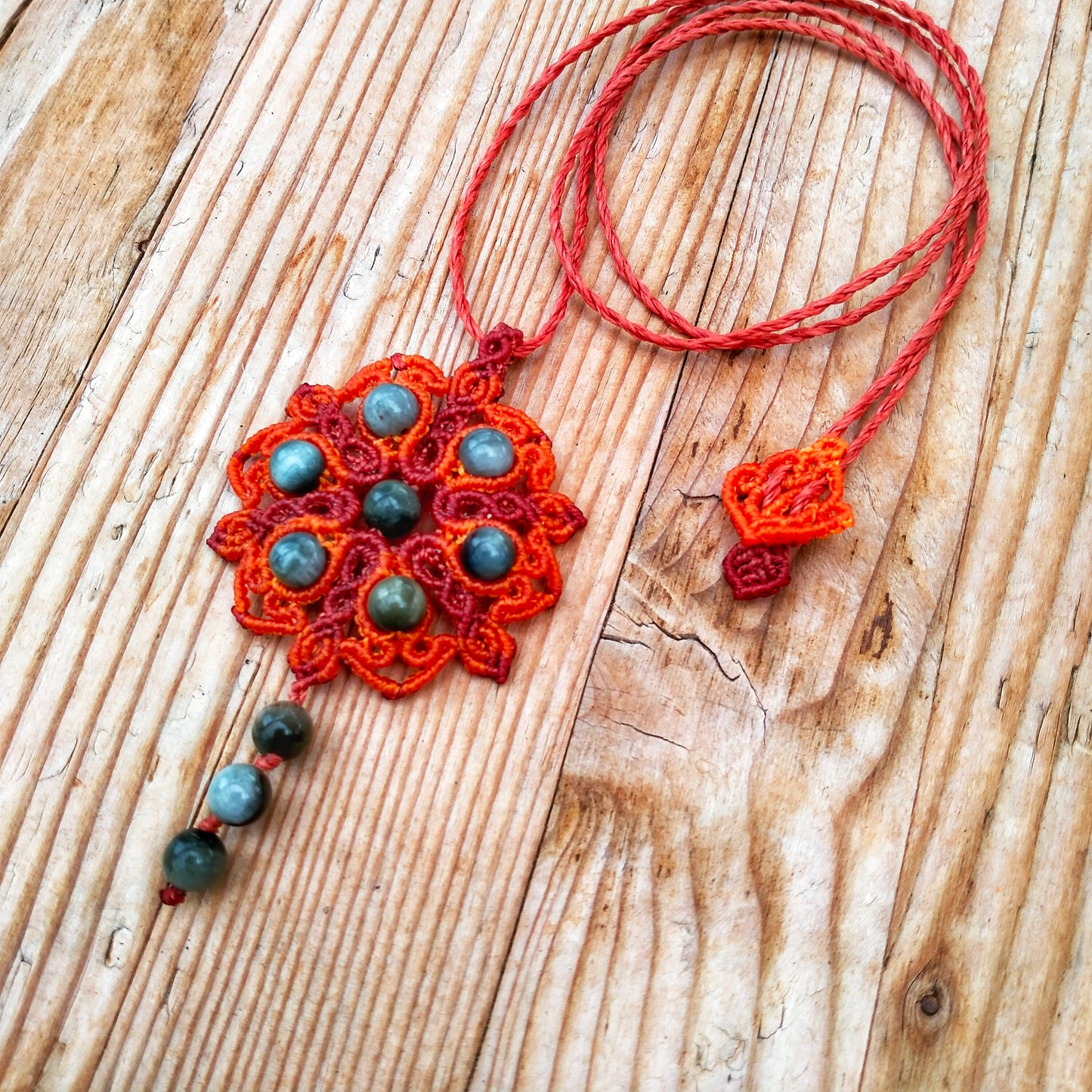 Collier "Horus" Macramé Œil de Faucon - Pierres Naturelles