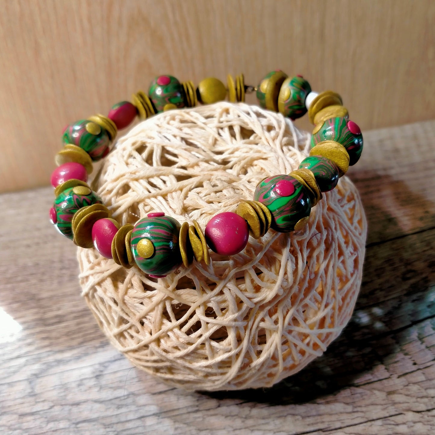 Bracelet "Aurore" - Perles Argile Polymère Rose Vert Or Fermoir Aimanté