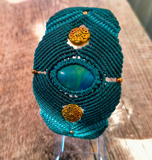 Bracelet "Oasis" - Manchette Macramé Vert Bleu Perles Dorées