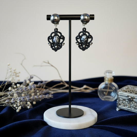 Boucles d'Oreilles "Obsidienne" - Clips Macramé Noir Malachite - Au Gré des Idées