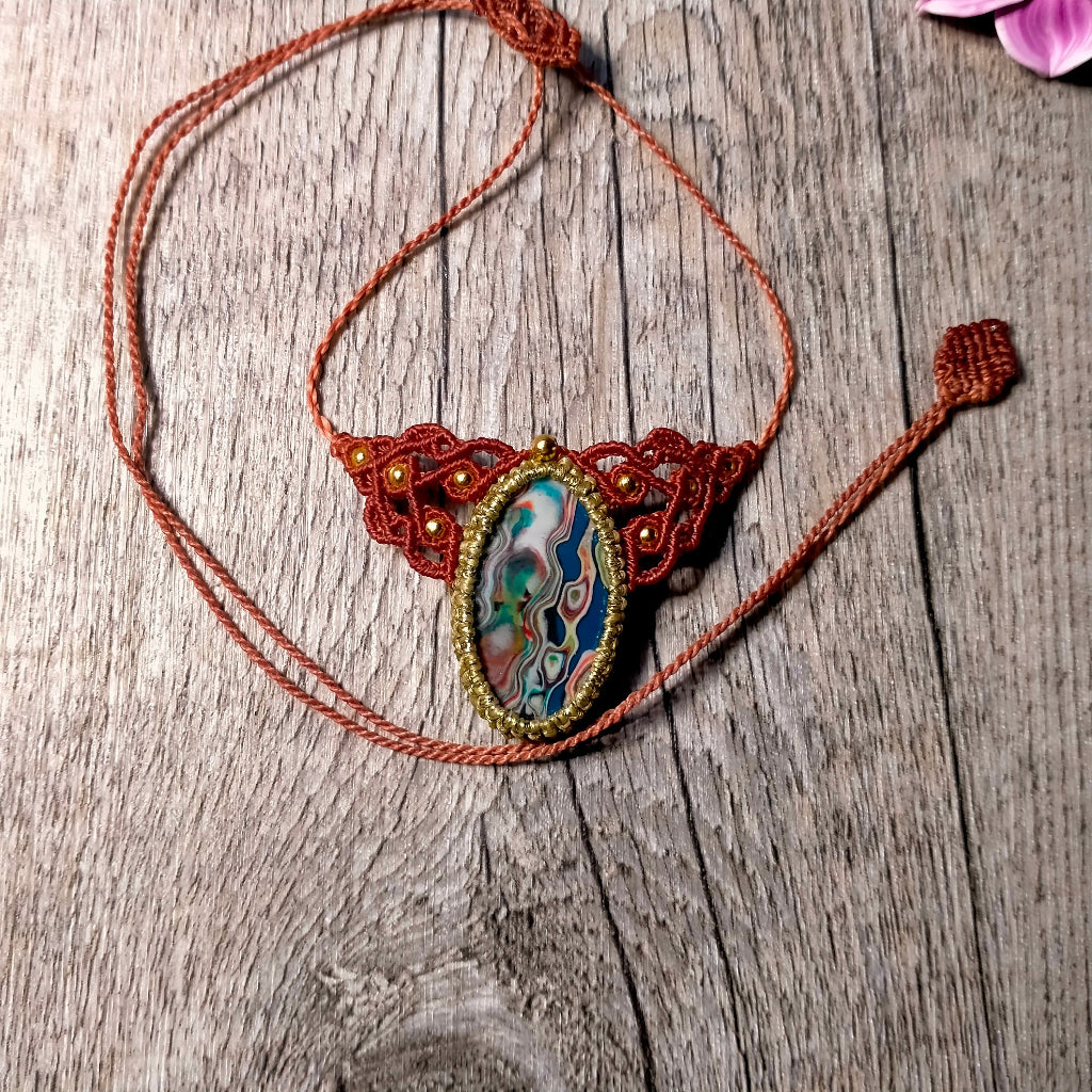 Collier "Sérénité" - Ras du Cou Macramé Cannelle Or - Au Gré des Idées