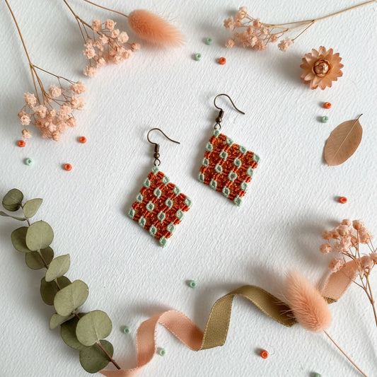 Boucles d'Oreilles "Léonie" - Macramé Lichen et Ambre