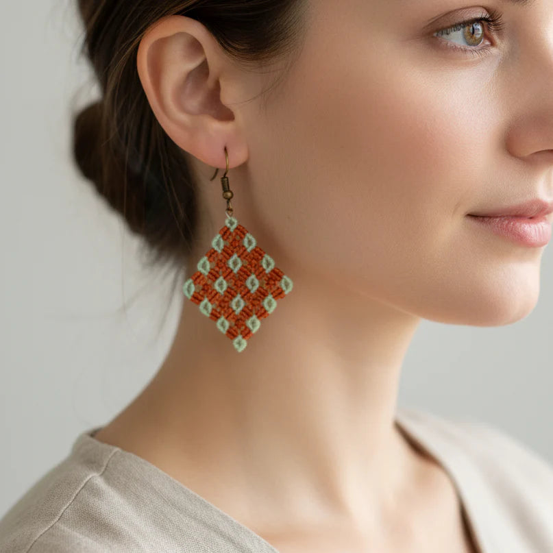 Boucles d'Oreilles "Léonie" - Macramé Lichen et Ambre